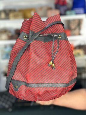 GUCCI BUCKET BAG